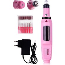 Pembe Elektrikli Törpü Makinesi ile Bakımlı ve Parlak Eller ve Ayaklar