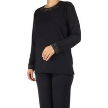 Kadın Yaka ve Kol Ağzı Taş Işlemeli Mevsimlik Bluz