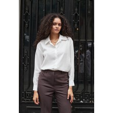 Kadın Pamuksu Modal Cupra Kumaş Yakalı Yanları Yırtmaçlı Uzun Kol Gömlek-Krem