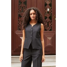 Kadın  Flato Cepli Düğmeli Hafif Esnek Kumaş Yelek-Siyah