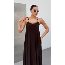 Kadın Omuz Askılı Kuş Gözü Zincir Detay Sandy Kumaş Maxi Boy Elbise