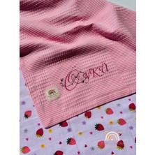 Ftbabycollection Çift Taraflı Kişiye Özel Isim Nakışlı Waffle Pike & Müslin Bebek Battaniyesi 90X100 CM Çilek