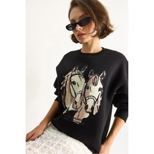Kadın Bisiklet Yaka Dijital Cowboy Baskılı Salaş Sweatshirt