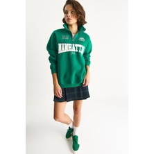 Kadın Nakışlı Yarım Fermuarlı Polo Yaka Şardonlu Oversize Sweatshirt
