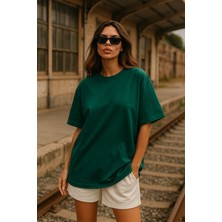 Kadın Yeşil %100 Pamuk Oversize Basic Tişört – Rahat Kalıp Relaxed Bisiklet Yaka T-Shirt