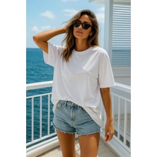 Kadın Beyaz %100 Pamuk Oversize Basic Tişört – Rahat Kalıp Relaxed Bisiklet Yaka T-Shirt