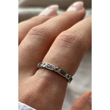 Sequence Yuvarlak ve Dikdörtgen Taş Sıralı Dizilim Ayarlanabilir Kadın Yüzük