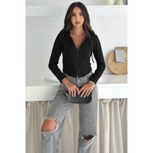 Kadın Fermuarlı Body – Minimal & Şehirli Stil