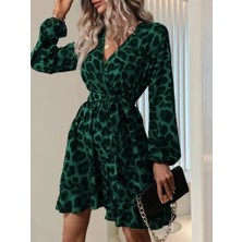 Sosostyle Kadın Uzun Kollu Kruvaze Yaka Beden Kuşaklı Çapraz Kesim Detaylı Leopar Modal Mini Elbise