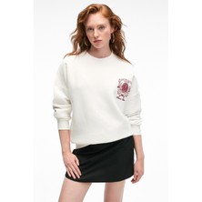 Grimelange AUDRA Kadın Oversize Yuvarlak Yaka Nakış Detaylı Beyaz Sweatshirt