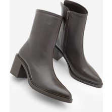 Marjin Kadın Yandan Fermuarlı Dikiş Detaylı Günlük Topuklu Bot Lakos Kahve