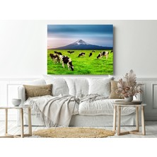 Otlayan Inekler ve Dağ -Ahşap Mdf Tablo