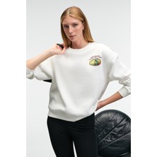 Grimelange VISTARA Kadın Nakış Detaylı Yuvarlak Yaka Regular Fit Beyaz Sweatshirt