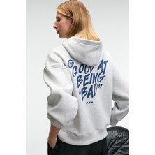 Grimelange EVANTIA Kadın Baskılı Oversize Kapüşonlu Nakış Detaylı Kanguru Cep Grimelanj Sweatshirt