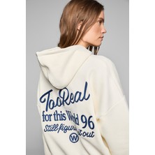 Grimelange LUXE Kadın Renk Nakışlı Ve Arkası Baskı Detaylı Kapüşonlu Ekru Sweatshirt