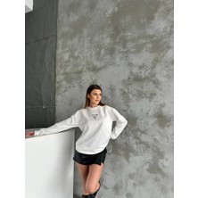 My Lunessa Taşlı Üçgen Beyaz Uzun Kol Sweatshirt