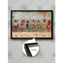 Mutluluğun Resmi Sokakta Oynayan Hintli Çocuklar Çerçeveli Yatay Kanvas Tablo