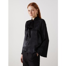 Lc Waikiki Yeni Sezon Bağlamalı Yaka Saten Kadın Bluz