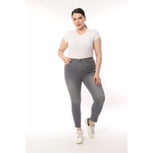 Yakamor Kadın Battal Taşlamalı Jeans