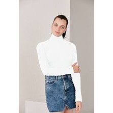 Kadın Beyaz Balıkçı Yaka Boğazlı Triko Kazak