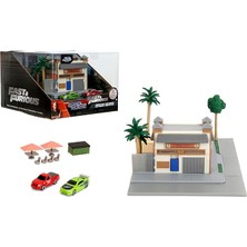 Toys Hızlı ve Öfkeli Nanoscene: Toretto'nun Pazarı ve Kafesi 2 Nano Araçlar - Son Derece Ayrıntılı Film Çoğaltma Oyun Seti, 8+ Yaşlar Için Koleksiyon Sahnesi