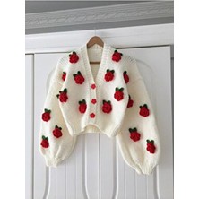 El Örgüsü Çiçek Desenli Kadın Hırka Uzun Kol Orta Kalınlıkta Örme Kumaş ile Şık Tasarım