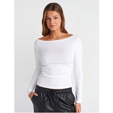 31401 Büzgülü Kayık Yaka Top-Beyaz