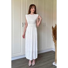 Dilay Gökoğlu Butik Kolsuz Beyaz Midi Elbise Özel Günlerde Şıklığı Yakalayın