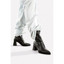 Kadın Siyah Sivri Burun Kalın Topuklu Streç Bot