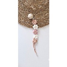 Renkli Örgü Papatyalı Emzik Askısı Çocuklar İçin Kullanışlı ve Şık Tasarım