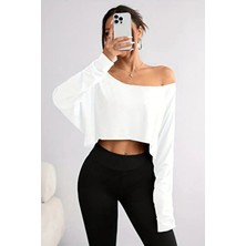 Beyaz Kadın Düşük Omuz Kayık Yaka Oversize Uzun Kollu Crop T-Shirt