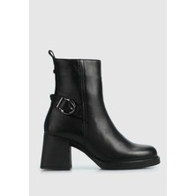 Siyah Deri Kadın Bot