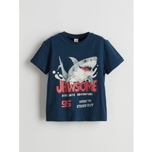 Lc Waikiki Yeni Sezon Bisiklet Yaka Jaws Baskılı Penye Erkek Çocuk Tişört