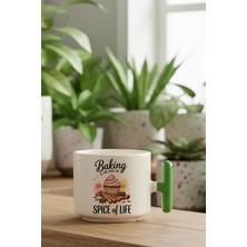 Baking Is The Spice Of Love Baskılı Yeşil Renkli T Kulplu Latte Fincanı Kupa