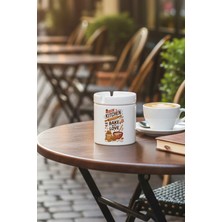 In This Kitchen Baskılı Seramik Kapaklı Kokusuz Küllük