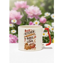 In This Kitchen Baskılı Kırmızı D Kulplu Kupa Bardak