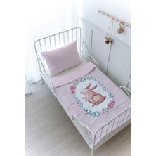 Organik Baskılı Montessori (100X200 Cm) Yorgan Seti  - Iconic Serisi - Pembe Çelenkli Tavşan