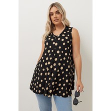 Büyük Beden V Yaka Sıfır Kol Puantiyeli T-Shirt 304033