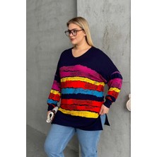 Büyük Beden V Yaka Çizgili Yanları Yırtmaçlı Uzun Kollu Bluz 303118