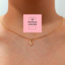 Crystal Atelier Altın Kaplama Üç Boyutlu Minimal Ç Harf Kolye – Kişiye Özel Baş Harf Kadın Kolye – Şık, Zarif ve Parlak Tasarım – Paslanmaz Çelik Gold Harf Kolye Hediye Seçeneği – 3 Boyutlu Harf Kolye
