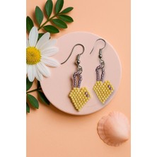 Sarı Kalp Mor Detaylı Desenli Boncuk Küpe –el Yapımı