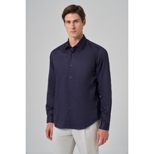  Erkek Lacivert Dynamic Fit Sert Yaka Gömlek