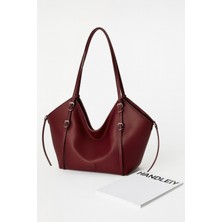 Çift Saplı Demir Toka Detaylı Omuz Çantası