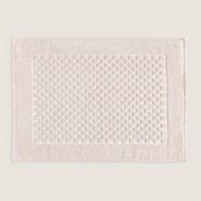 Yumuşak ve Şık 50X70 cm Ekru Ayak Havlusu, Rahat Kullanım Sağlar.