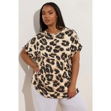Büyük Beden Bisiklet Yaka Kısa Kollu Kuşgözü Detaylı Leopar Desenli Bluz 304127