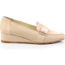 Bej Hakiki Deri Kadın Dolgu Topuklu Ayakkabı K01531250003