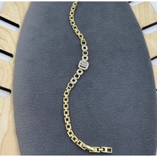 Klasik Kare Taşlı Gold Renk Vip Bileklik