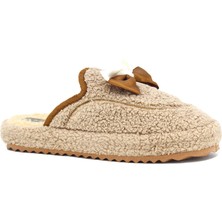 Kadın Fiyonklu Peluş Kışlık Ev Terliği – Yumuşak, Hafif ve Kaymaz  Taban