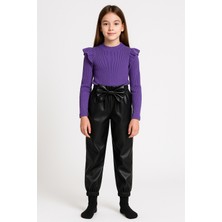 Özge Başaran kız Çocuk, 3 Lü Set Siyah Deri Fiyonk Detaylı Pantolon, Turuncu Omuzu Fırfırlı Badi ve Saç Bandı Takımı.