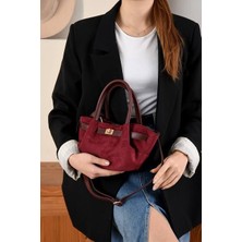 Best Brand Kahverengi SHK159 Süet Kumaş Çıtçıtlı Tek Bölmeli , Astarlı, Kilit Detaylı El, Kol ve Omuz Çantası